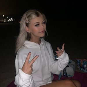 Meet your Posher, Addison